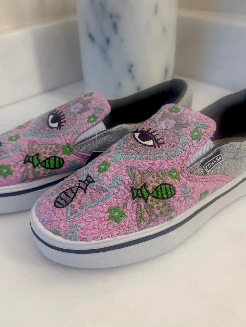 NWT, Zipakna Women’s Sneakers, Size 8. Pink embroidered with eye and butterfly. - Picture 5 of 7
